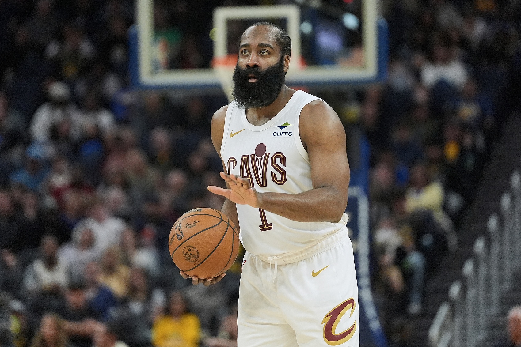 乐鱼体育-明天骑士迎战老鹰 哈登可以出战 米切尔&amp;迪恩·韦德&amp;泰森存疑